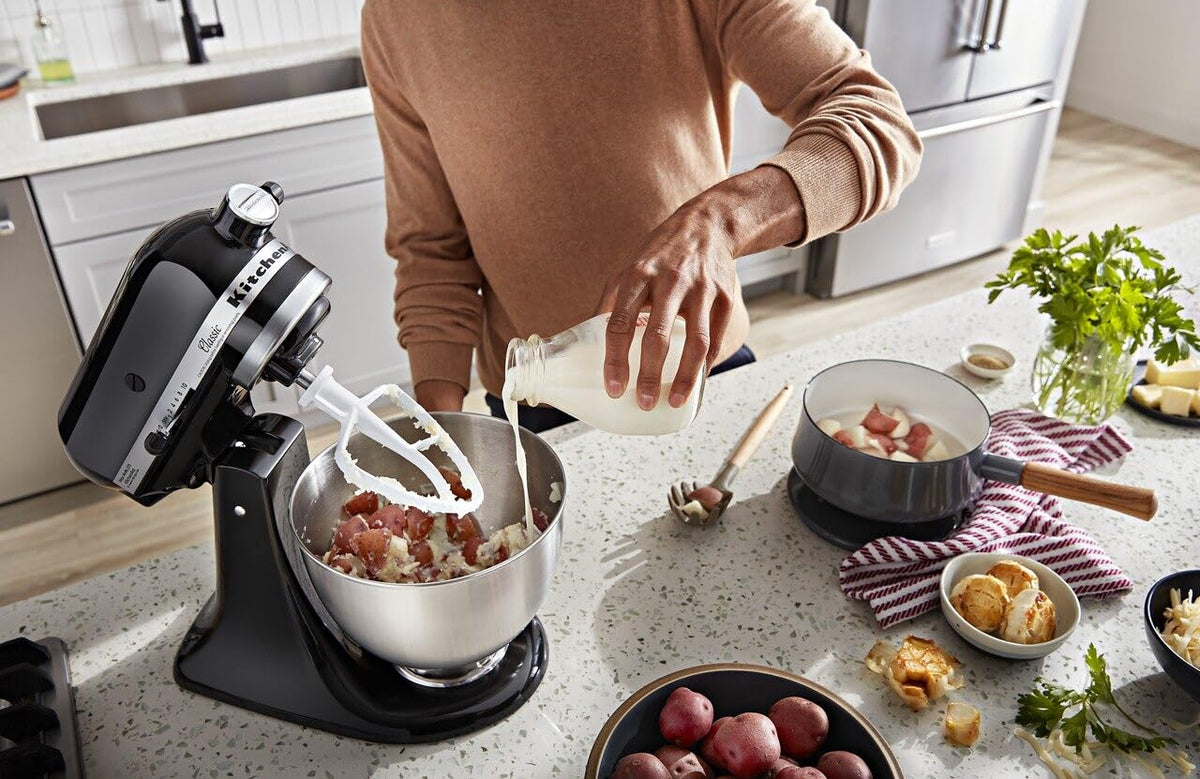 KitchenAid 4.5 Quart Tilt Head Stand Mixer