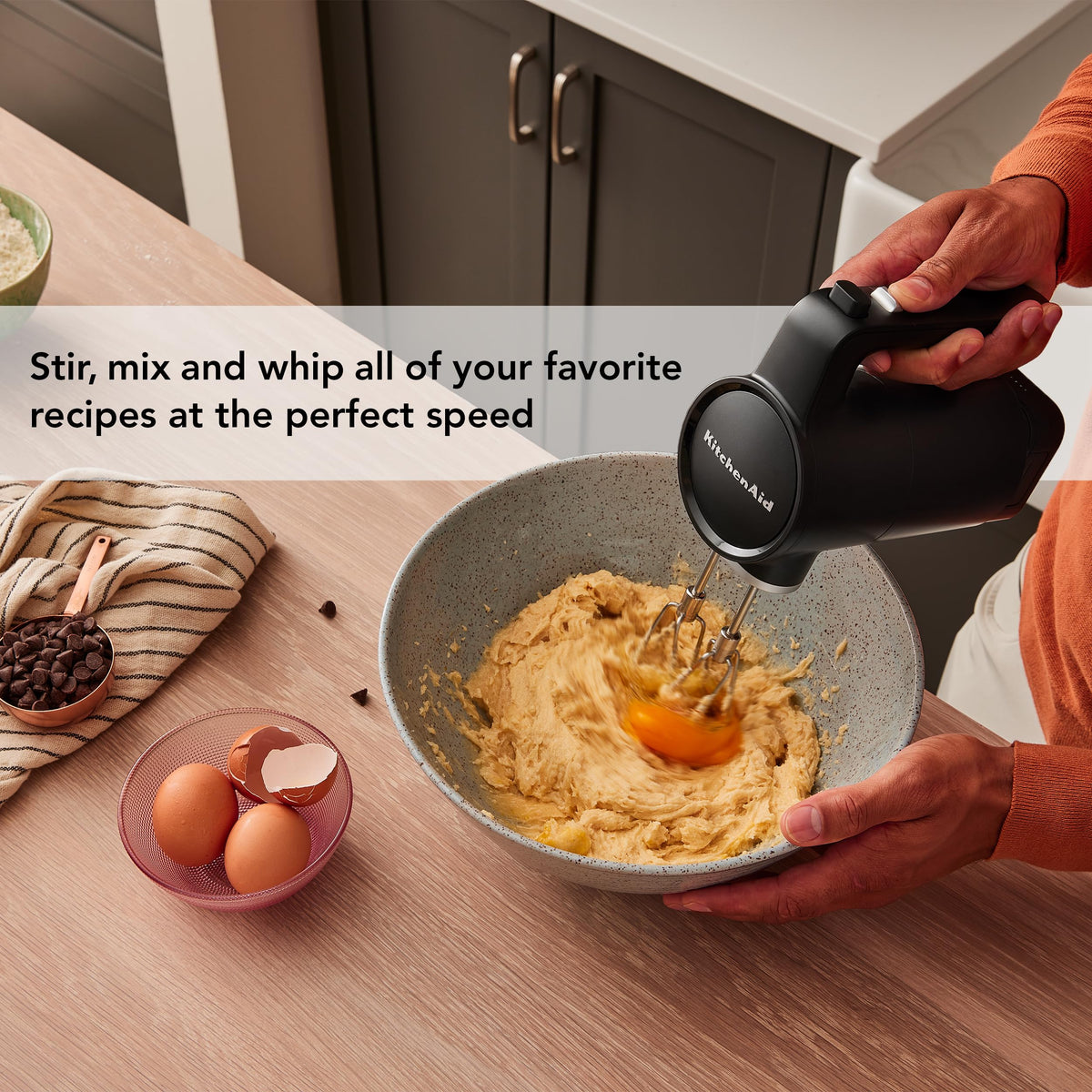 Cordless Hand Mixer with 7-Speed Control & Stainless Steel Beaters